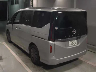 Nissan SERENA  с аукциона в Японии