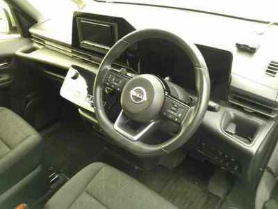 Nissan SERENA  с аукциона в Японии