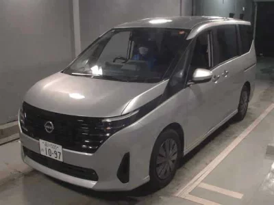 Nissan SERENA  с аукциона в Японии