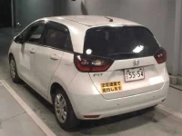 Honda FIT лот № 8204 оценка 4  с аукциона в Японии 1