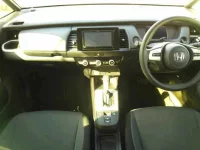 Honda FIT лот № 8204 оценка 4  с аукциона в Японии 7