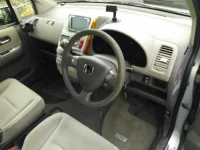 Honda MOBILIO лот № 3006 оценка R  с аукциона в Японии 2