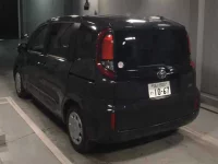 Toyota SIENTA лот № 8319 оценка 3.5  с аукциона в Японии 1