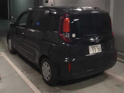 Toyota SIENTA  с аукциона в Японии