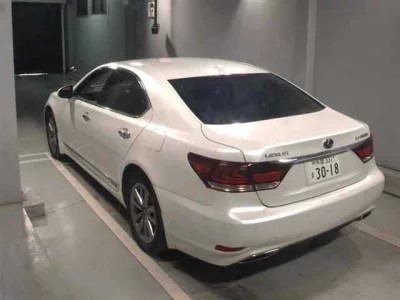 Lexus LS