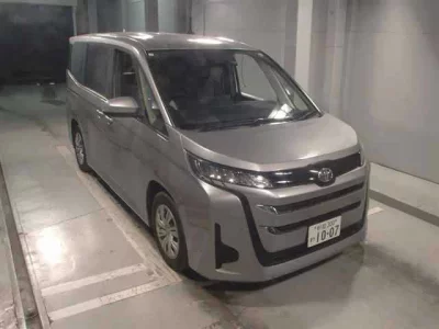 Toyota NOAH  с аукциона в Японии