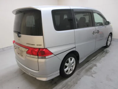 Honda STEP WAGON  с аукциона в Японии