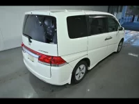 Honda STEP WAGON лот № 29183 оценка 3  с аукциона в Японии 2