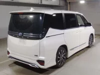 Toyota VOXY лот № 2288 оценка 4.5  с аукциона в Японии 1