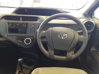 Toyota AQUA лот № 30077 оценка 4  с аукциона в Японии 8