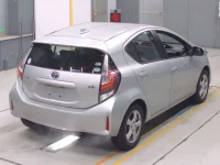 Toyota AQUA лот № 30077 оценка 4  с аукциона в Японии 1