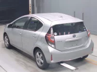 Toyota AQUA лот № 30077 оценка 4  с аукциона в Японии 5