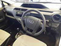 Toyota AQUA лот № 30077 оценка 4  с аукциона в Японии 6
