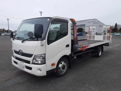 Toyota DYNA  с аукциона в Японии