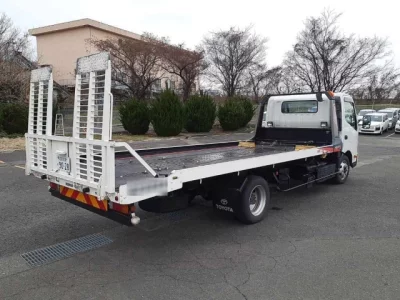 Toyota DYNA  с аукциона в Японии