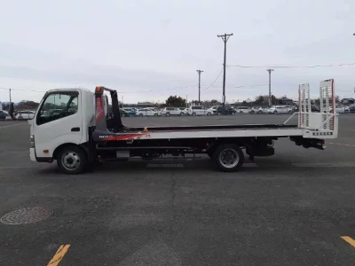 Toyota DYNA  с аукциона в Японии