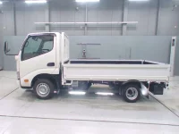 Toyota DYNA лот № 30173 оценка 5  с аукциона в Японии 3