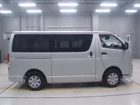 Toyota HIACE VAN лот № 30125 оценка 3.5  с аукциона в Японии 2