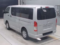 Toyota HIACE VAN лот № 30125 оценка 3.5  с аукциона в Японии 5