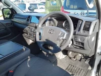 Toyota HIACE VAN лот № 30125 оценка 3.5  с аукциона в Японии 6
