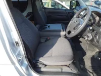 Toyota HIACE VAN лот № 30125 оценка 3.5  с аукциона в Японии 7