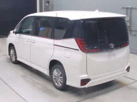 Toyota NOAH лот № 30067 оценка 4.5  с аукциона в Японии 5