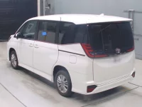 Toyota NOAH лот № 30078 оценка 4  с аукциона в Японии 5