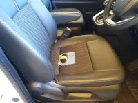 Toyota NOAH лот № 30078 оценка 4  с аукциона в Японии 7