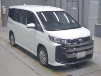 Toyota NOAH лот № 30081 оценка 4  с аукциона в Японии 4