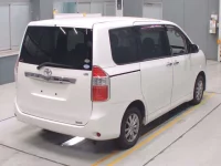 Toyota NOAH лот № 30093 оценка 3.5  с аукциона в Японии 1