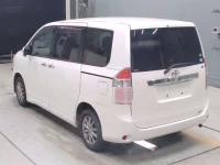 Toyota NOAH лот № 30093 оценка 3.5  с аукциона в Японии 5