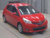 Toyota VITZ лот № 30091 оценка 4  с аукциона в Японии 4