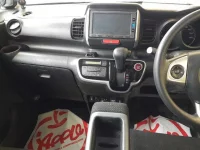 Honda N BOX лот № 30013 оценка 4  с аукциона в Японии 8