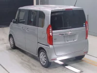 Honda N BOX лот № 30071 оценка 4  с аукциона в Японии 5