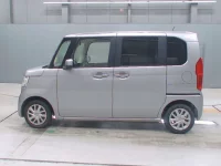 Honda N BOX лот № 30071 оценка 4  с аукциона в Японии 3