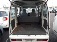 Daihatsu HIJET VAN лот № 30064 оценка 3.5  с аукциона в Японии 9