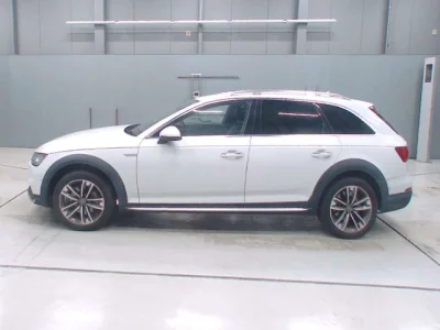 Audi A4  с аукциона в Японии