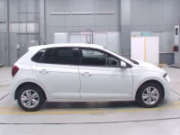 Volkswagen POLO лот № 30090 оценка 4.5  с аукциона в Японии 2