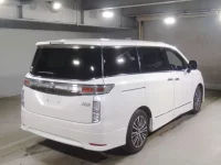 Nissan ELGRAND лот № 70053 оценка R  с аукциона в Японии 1