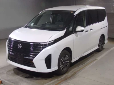 Nissan SERENA  с аукциона в Японии