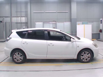 Toyota CALDINA  с аукциона в Японии