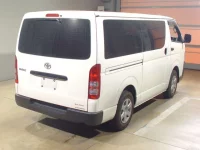 Toyota HIACE VAN лот № 62060 оценка 3.5  с аукциона в Японии 1