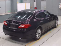 Nissan FUGA лот № 70089 оценка 3.5  с аукциона в Японии 1