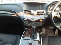Nissan FUGA лот № 70089 оценка 3.5  с аукциона в Японии 8
