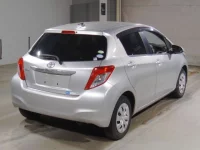 Toyota VITZ лот № 2312 оценка 3.5  с аукциона в Японии 1