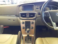 Volvo V40 лот № 10058 оценка 4  с аукциона в Японии 7