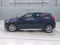 Volvo V40 лот № 10058 оценка 4  с аукциона в Японии 3