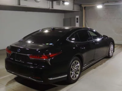 Lexus LS  с аукциона в Японии