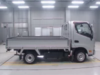 Toyota DYNA лот № 30225 оценка RA  с аукциона в Японии 2