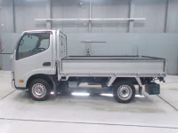 Toyota DYNA лот № 30225 оценка RA  с аукциона в Японии 3